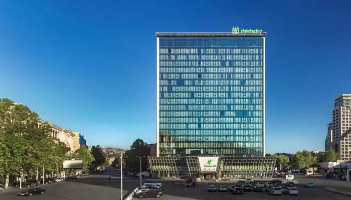 هتل هالیدی این تفلیس هتل هالیدی این تفلیس
